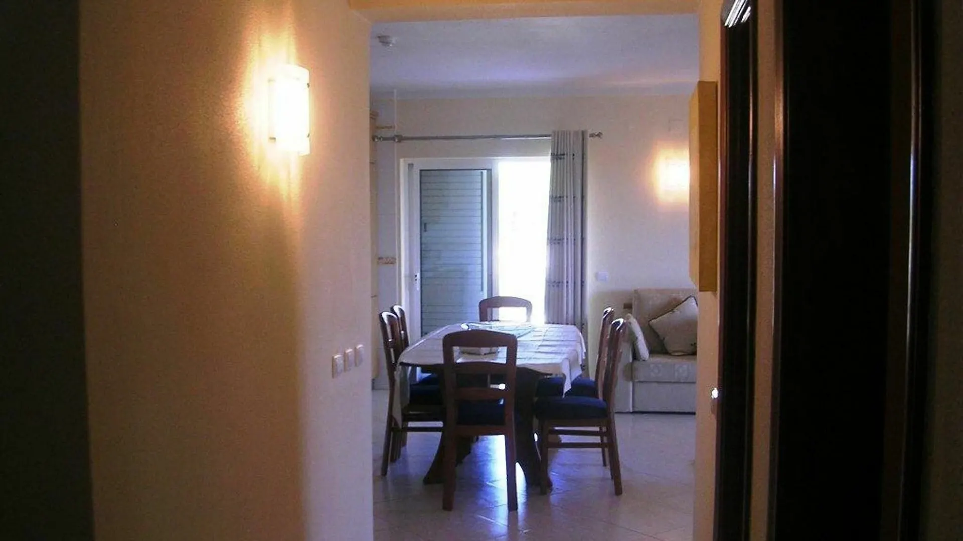 Apartment With 2 Bedrooms In Alvor, With Wonderful City View, Pool Acc  ألفور
